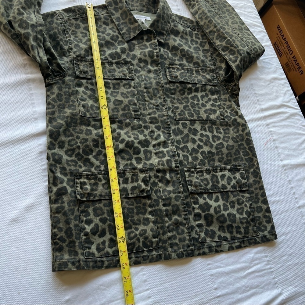 Good American The Camo Schacket Jacket in Sage Leopard ButtonUp Size Small - Picture 11 of 13